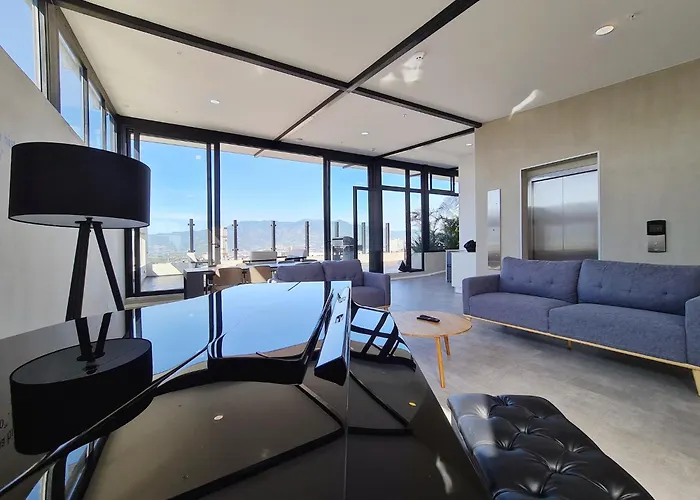 Bee Suites San Jose - Escalante